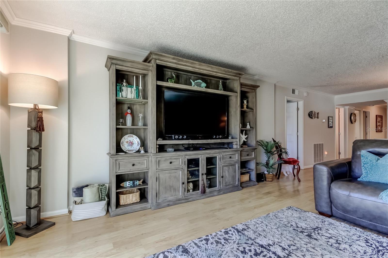 Image 22 of 44 For 650 Island Way 206