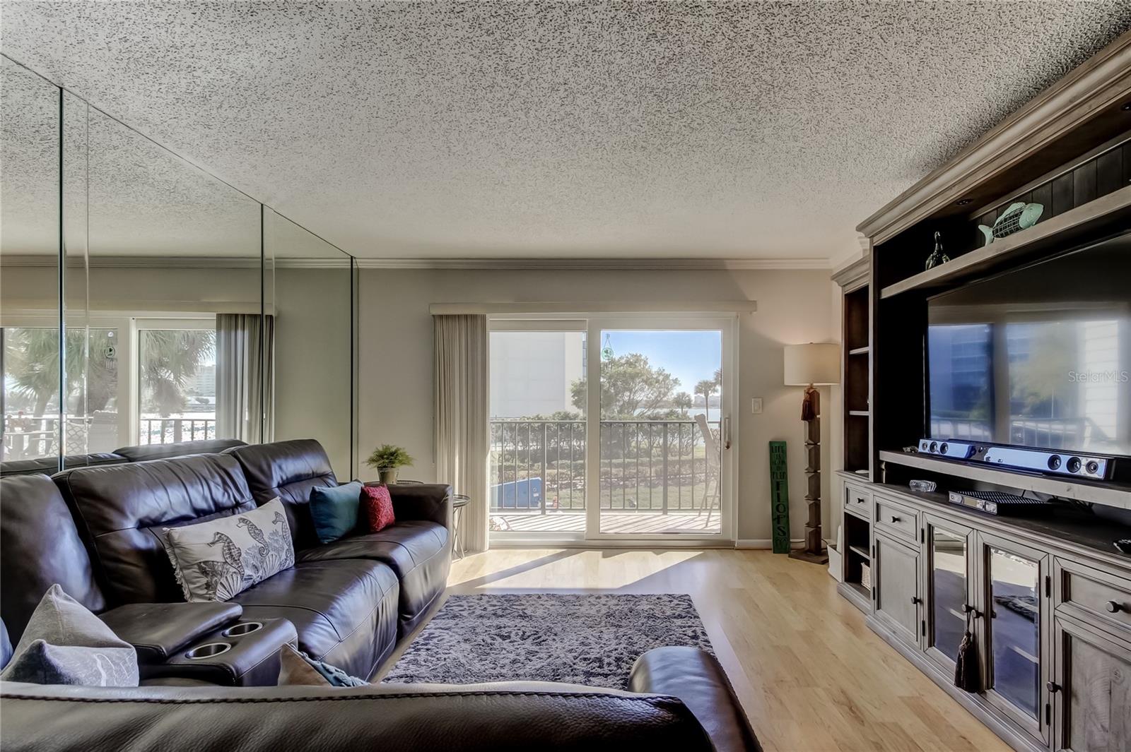 Image 24 of 44 For 650 Island Way 206