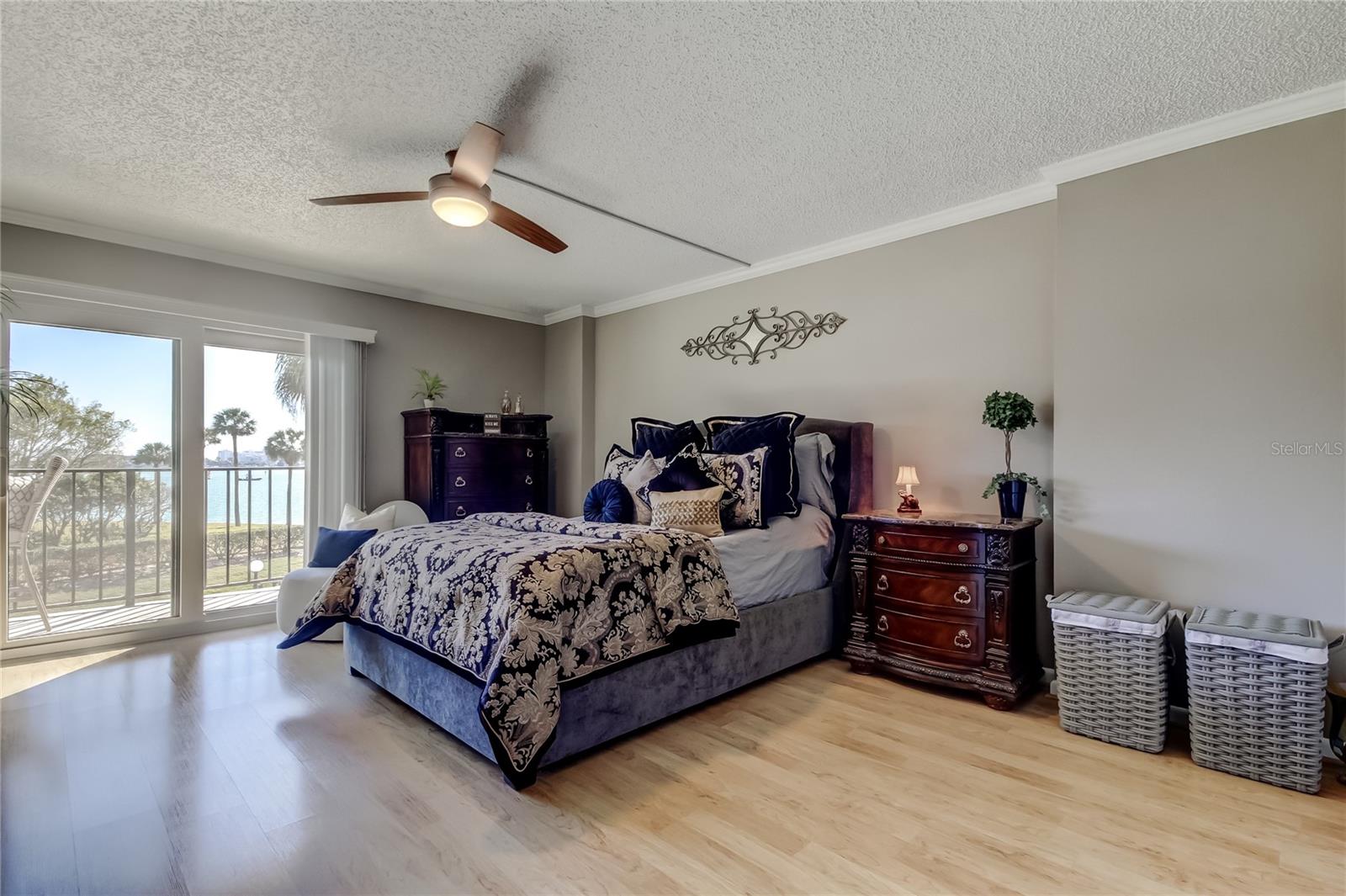 Image 25 of 44 For 650 Island Way 206