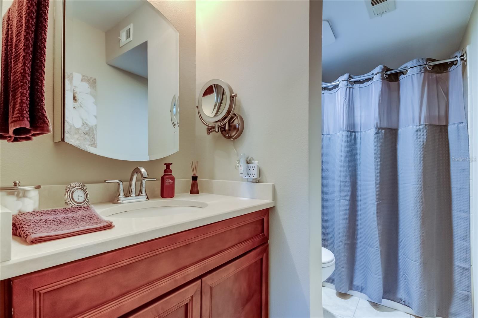 Image 30 of 44 For 650 Island Way 206