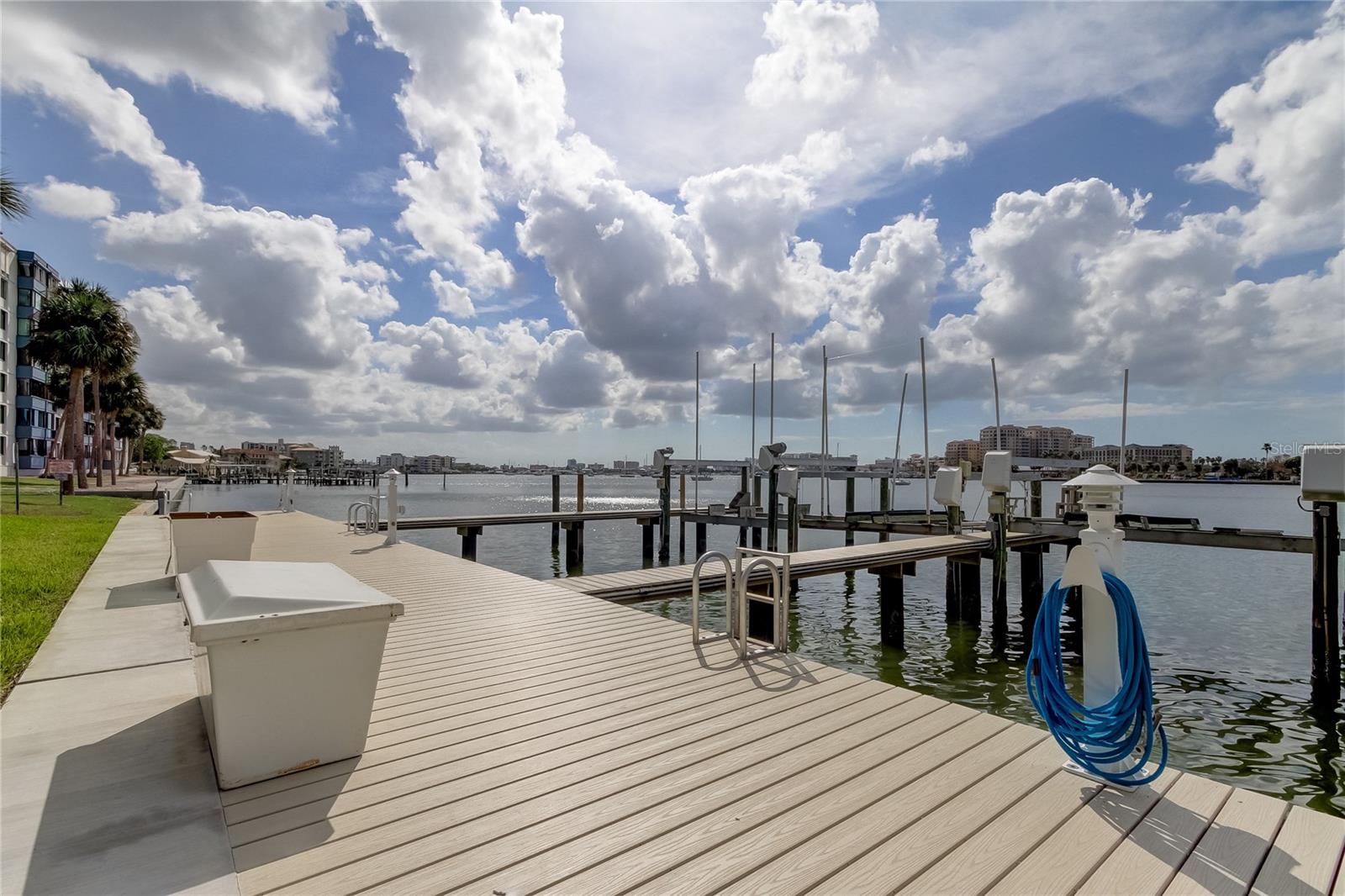 Image 37 of 44 For 650 Island Way 206