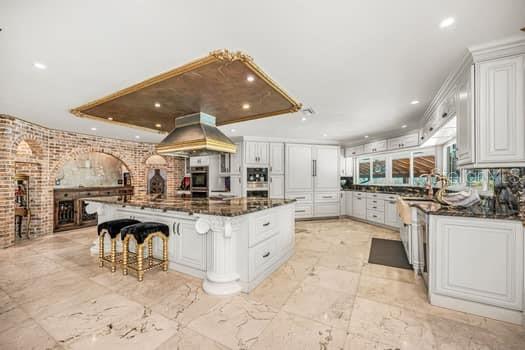 Image 25 of 94 For 2390 Kent Place