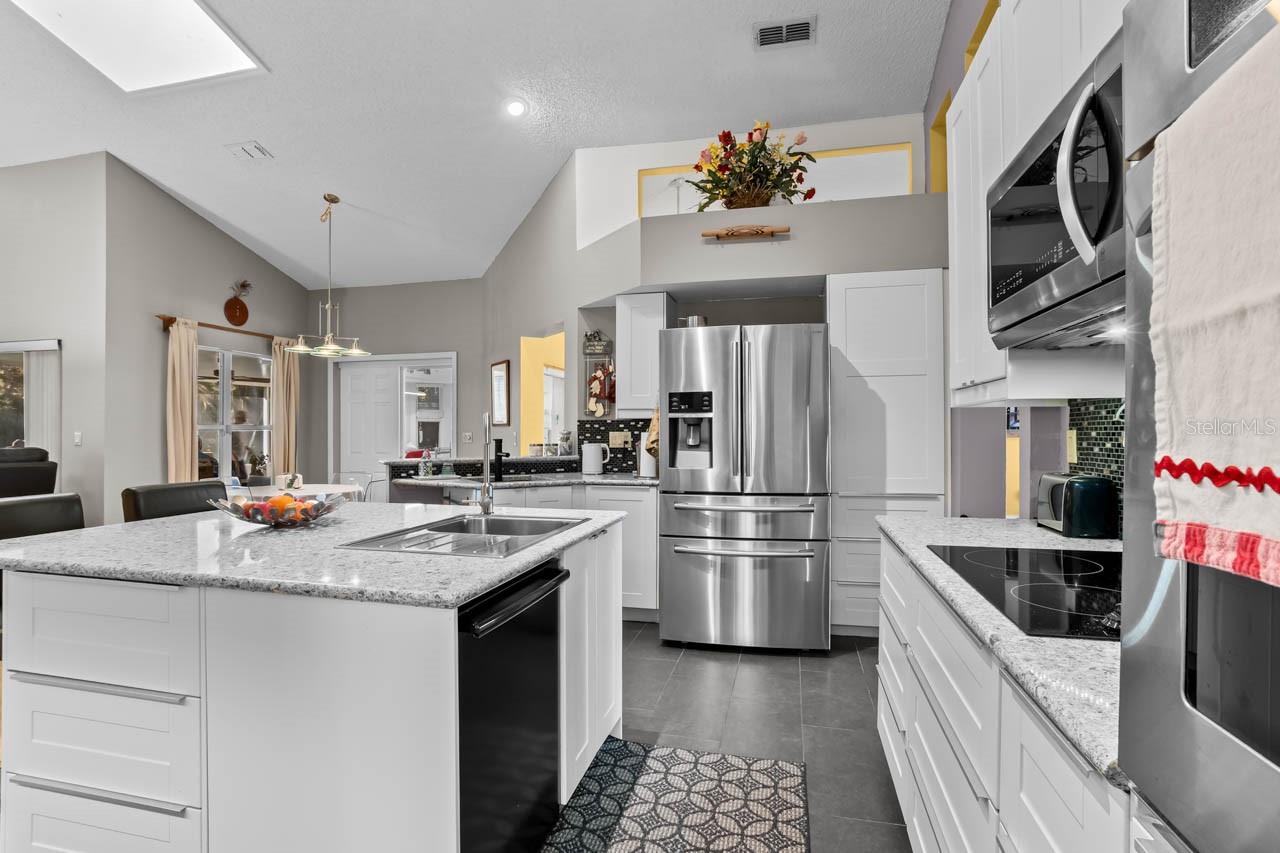 Image 12 of 64 For 2021 Berry Roberts Drive