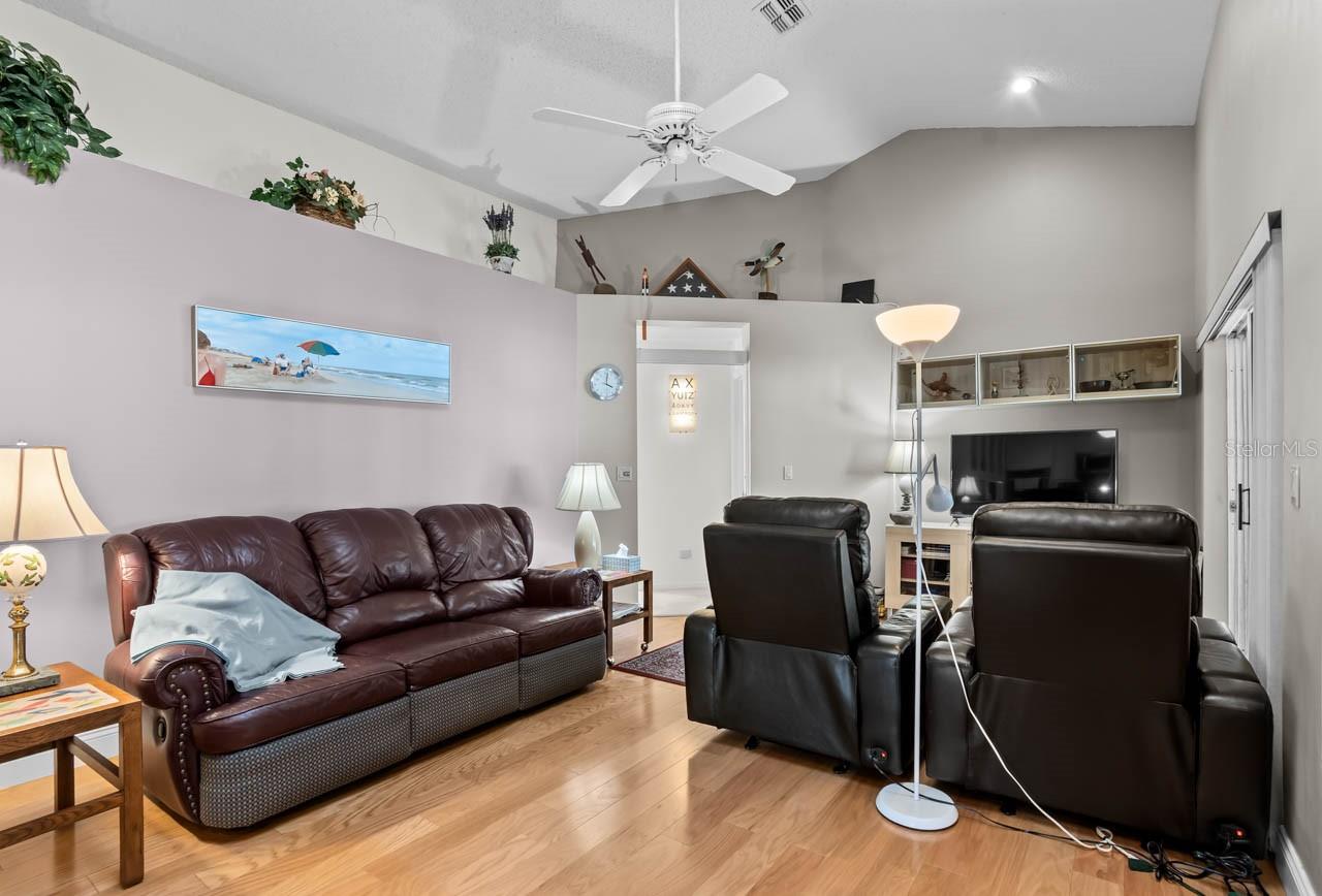 Image 18 of 64 For 2021 Berry Roberts Drive