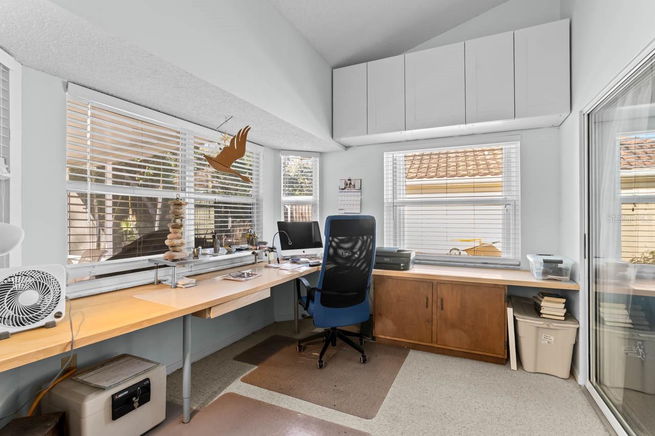 Image 35 of 64 For 2021 Berry Roberts Drive