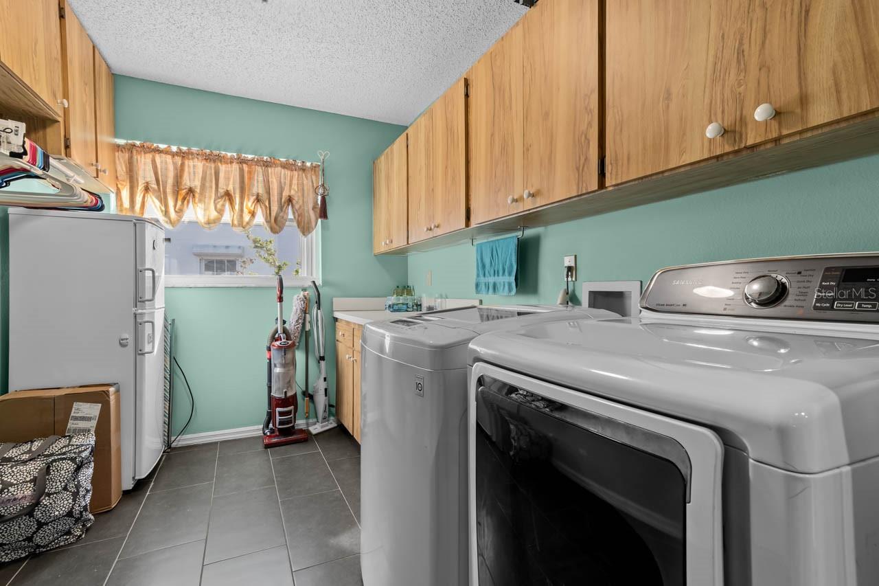 Image 36 of 64 For 2021 Berry Roberts Drive