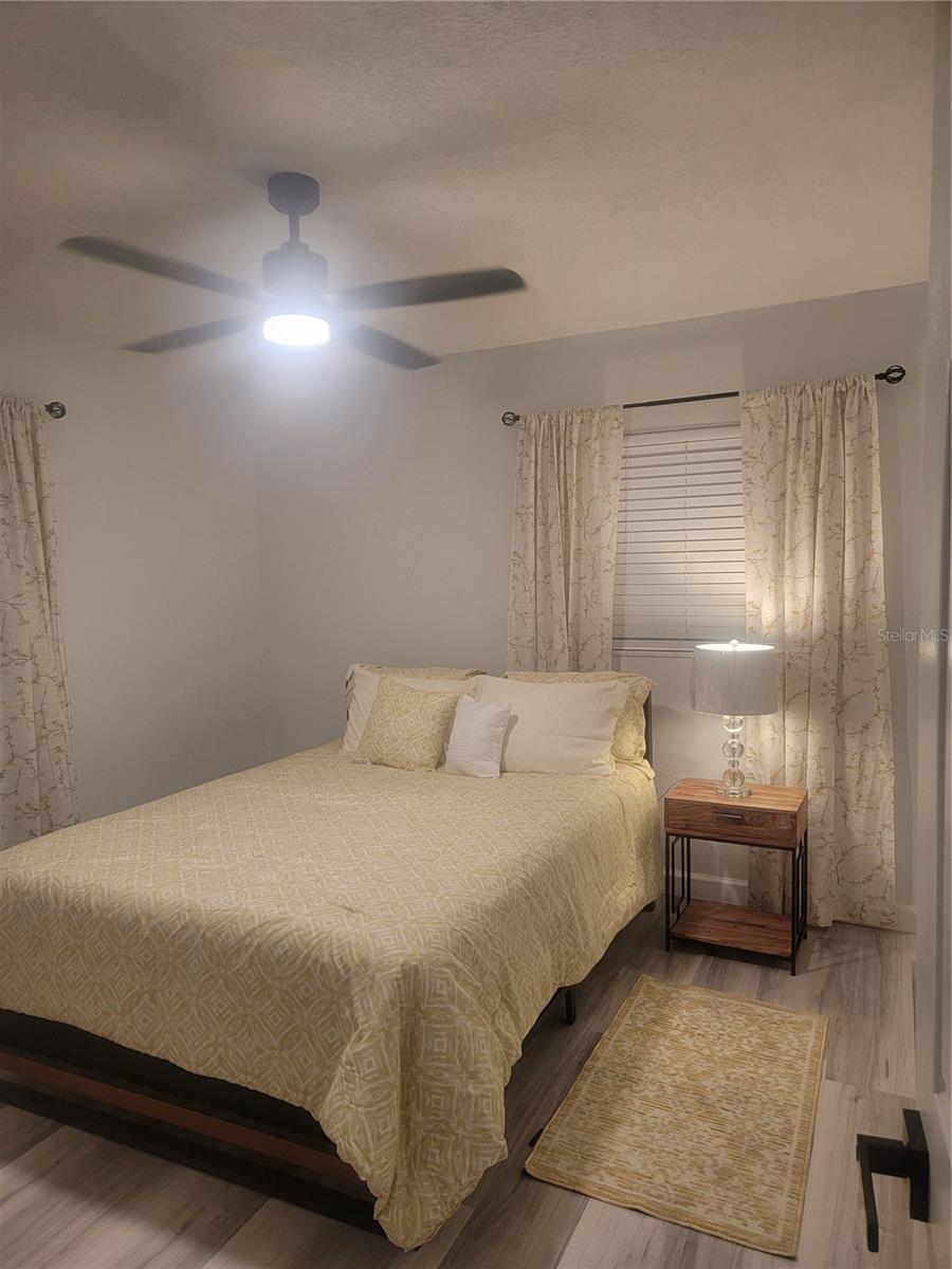 Image 17 of 22 For 9812 Oklawaha Avenue