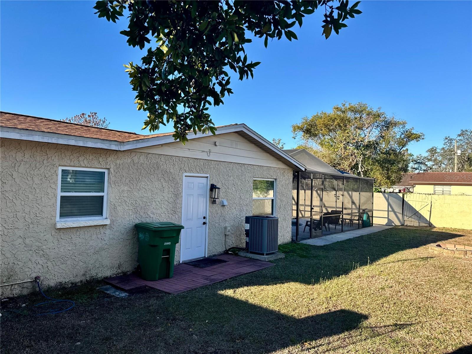 Image 4 of 22 For 9812 Oklawaha Avenue