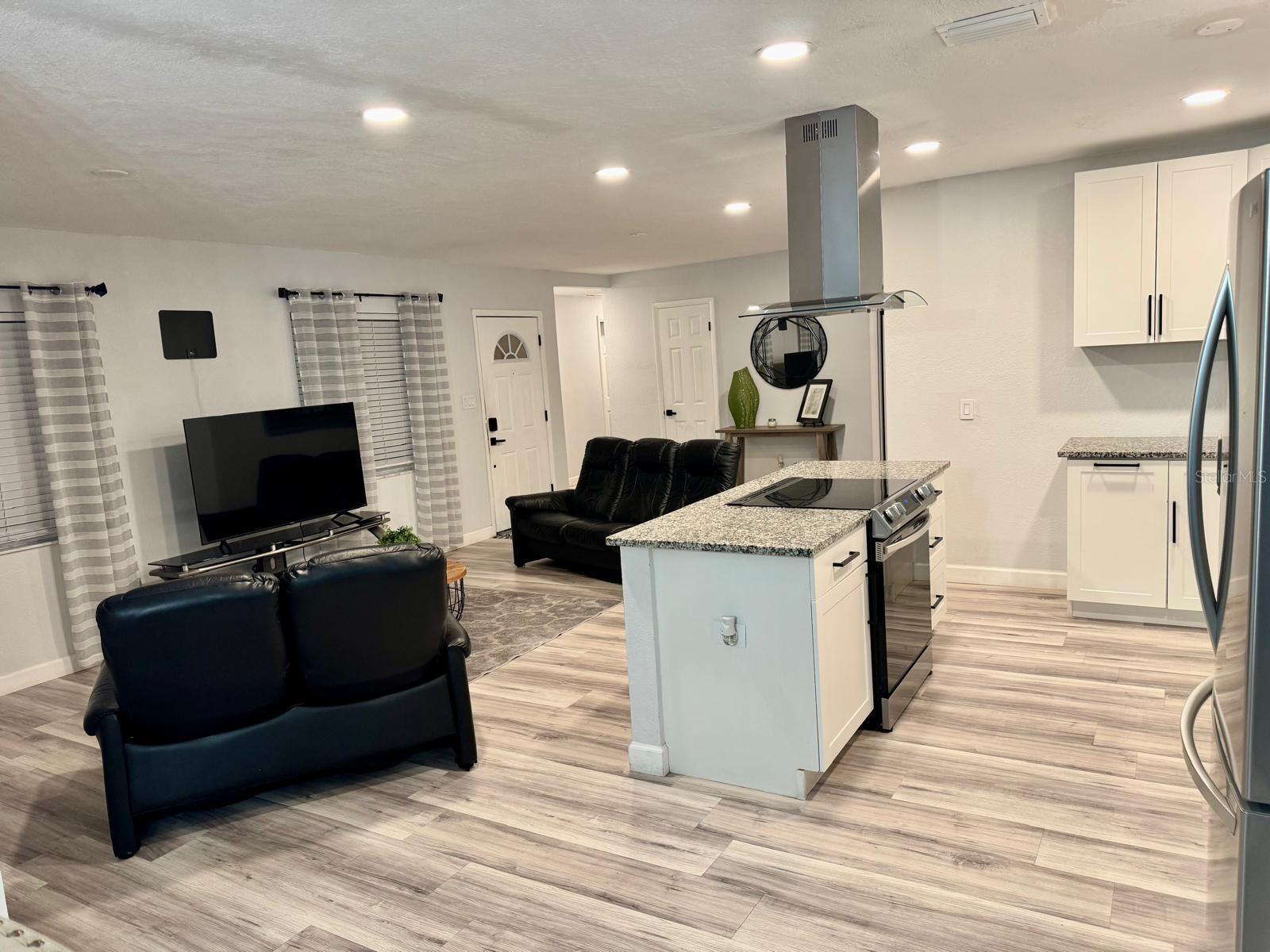 Image 7 of 22 For 9812 Oklawaha Avenue