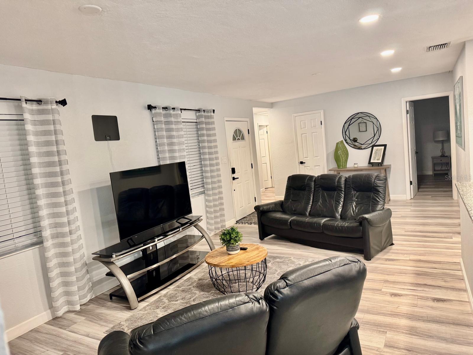 Image 9 of 22 For 9812 Oklawaha Avenue