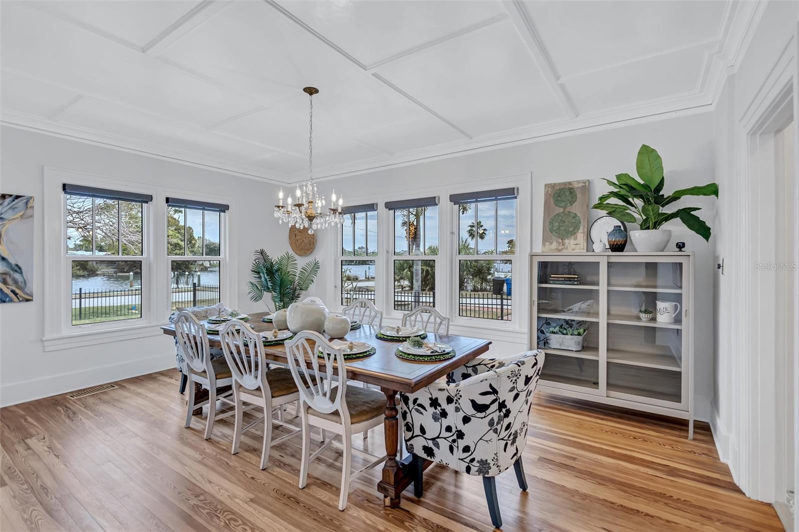 Image 13 of 43 For 3925 Sunrise Drive S