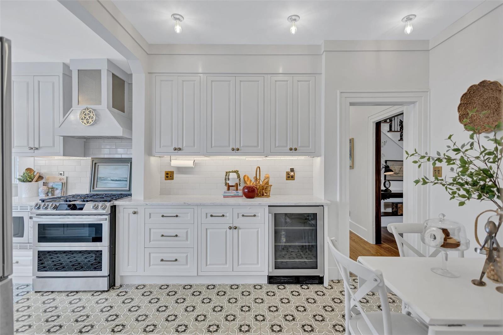 Image 15 of 43 For 3925 Sunrise Drive S