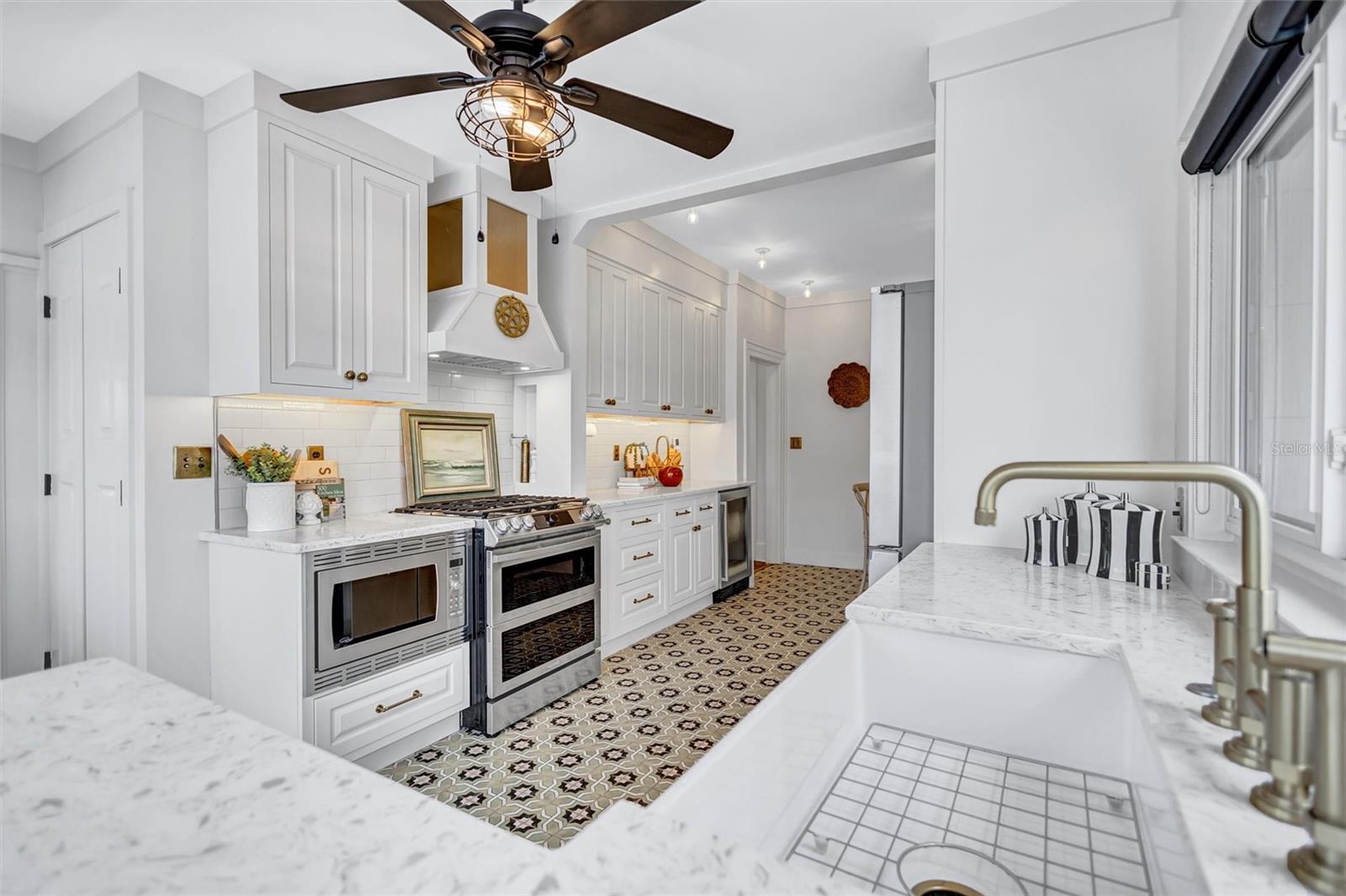 Image 16 of 43 For 3925 Sunrise Drive S