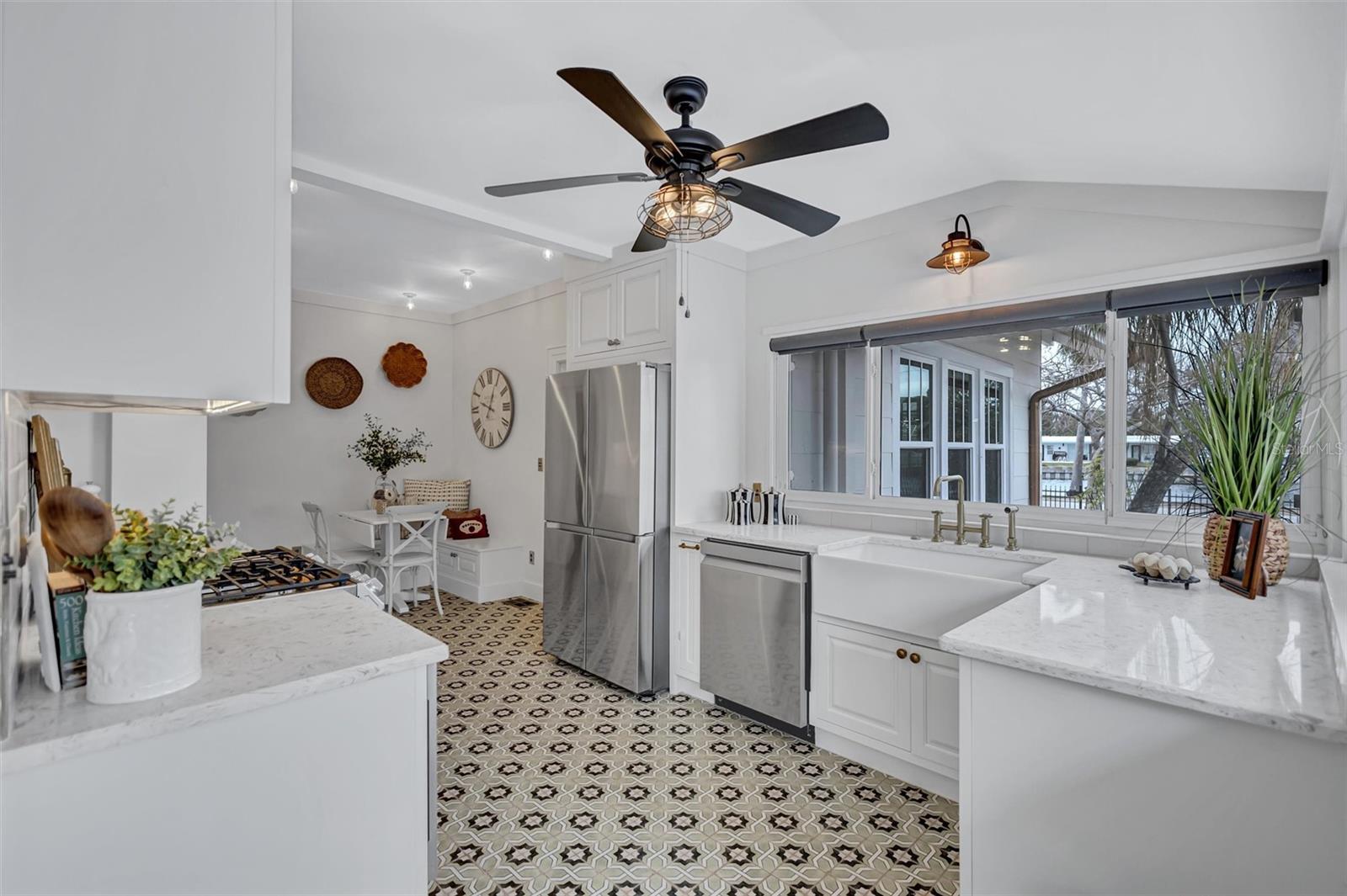 Image 17 of 43 For 3925 Sunrise Drive S