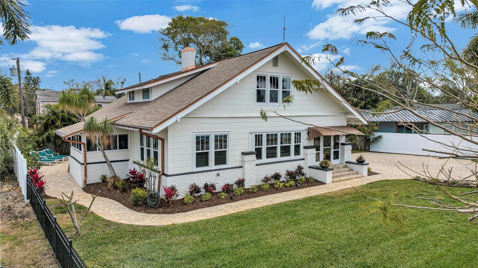 Image 2 of 43 For 3925 Sunrise Drive S