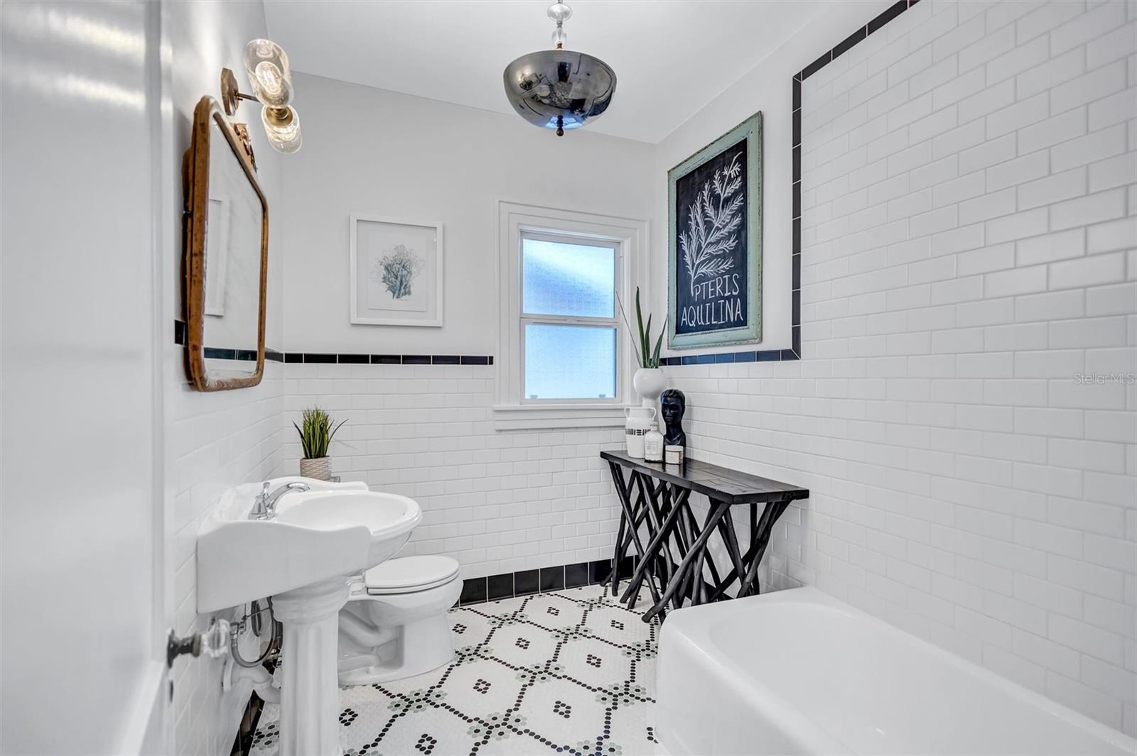 Image 21 of 43 For 3925 Sunrise Drive S