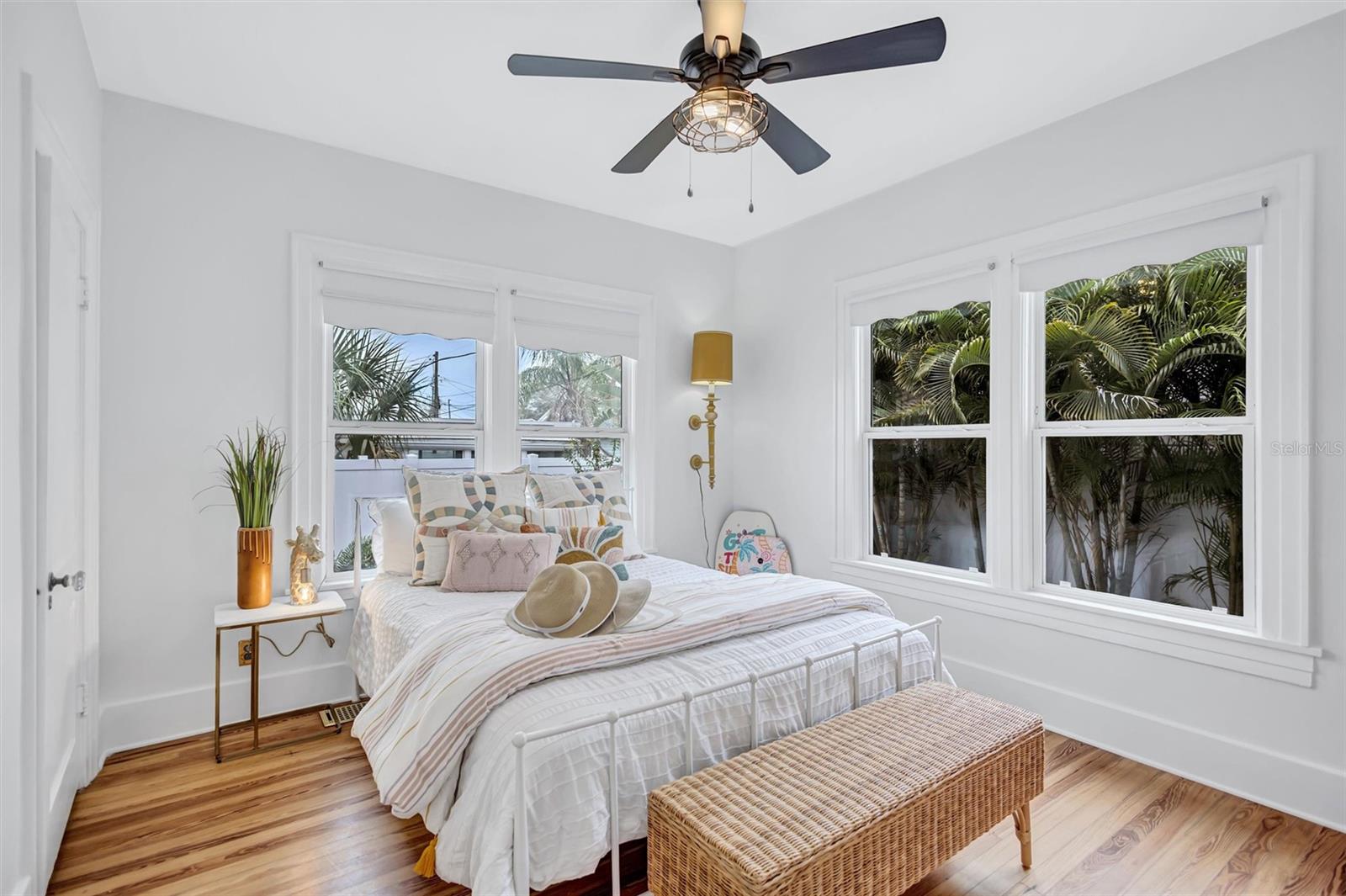 Image 22 of 43 For 3925 Sunrise Drive S