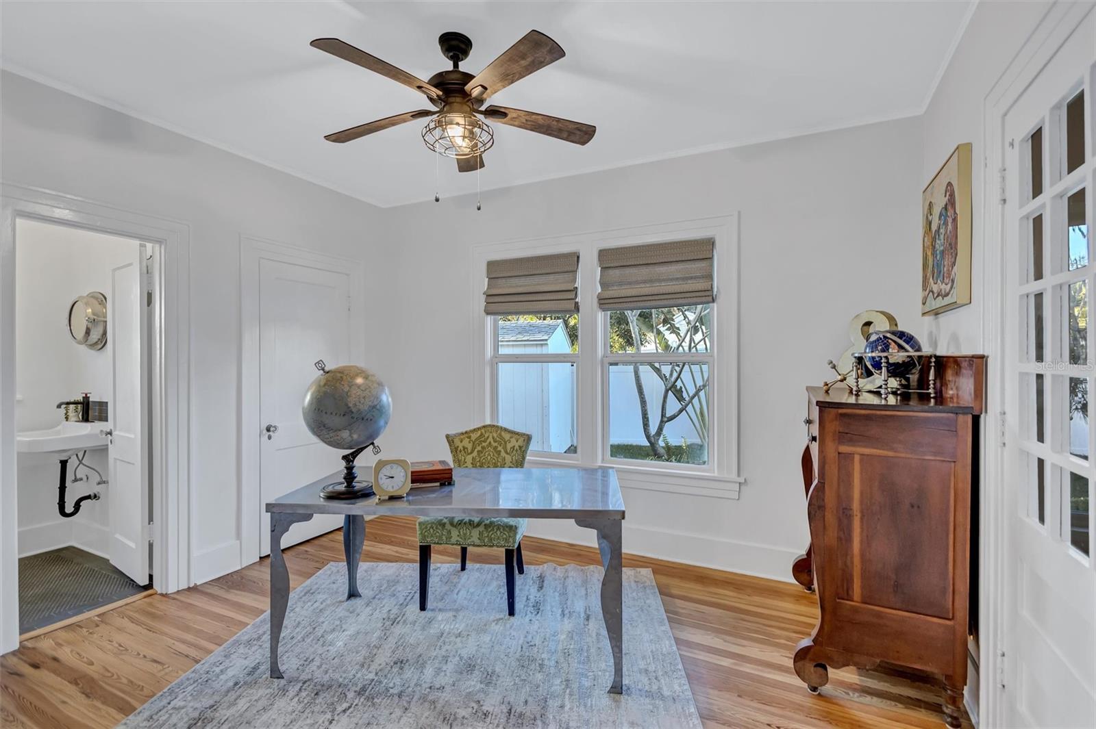 Image 25 of 43 For 3925 Sunrise Drive S