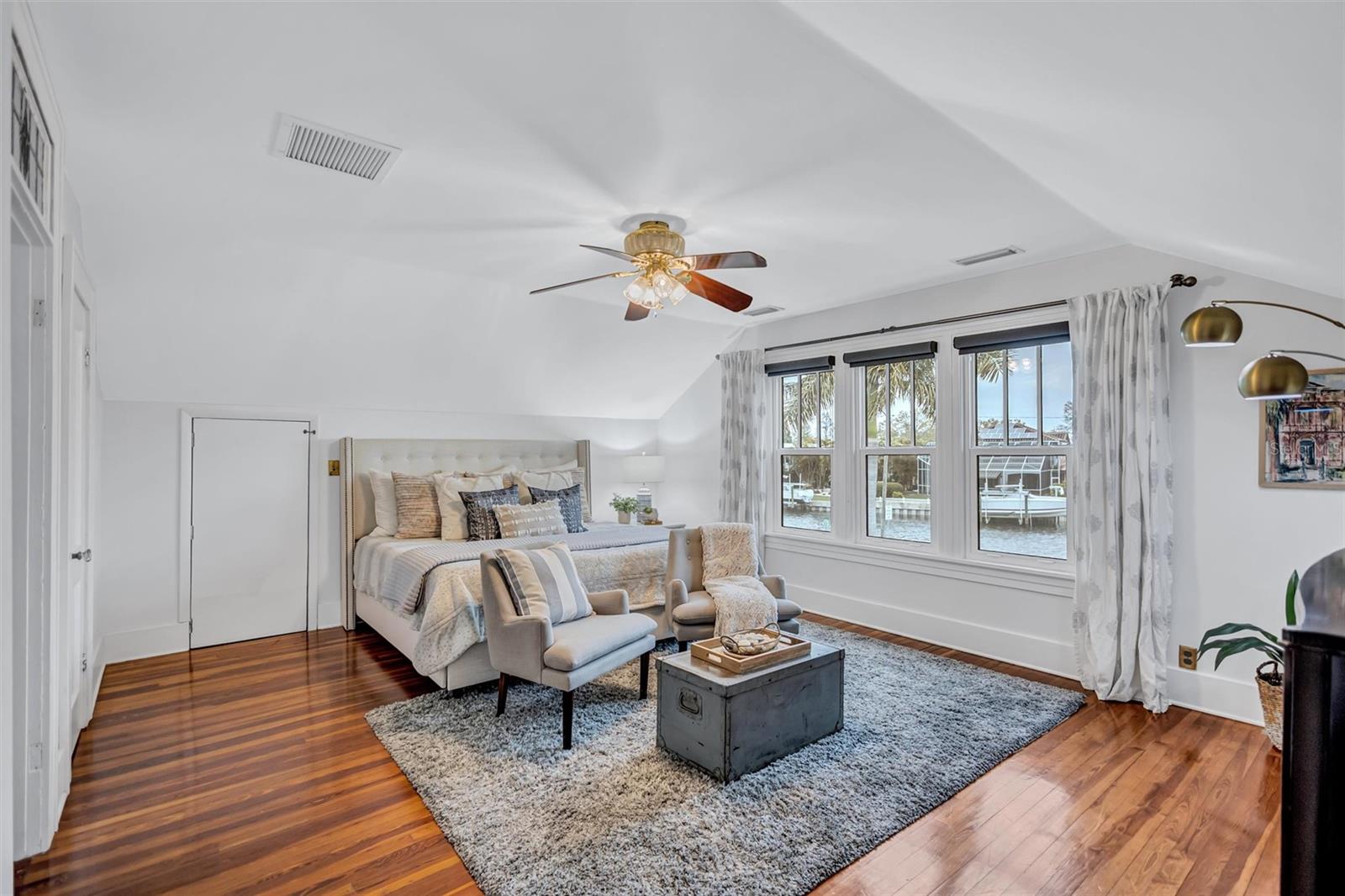 Image 37 of 43 For 3925 Sunrise Drive S