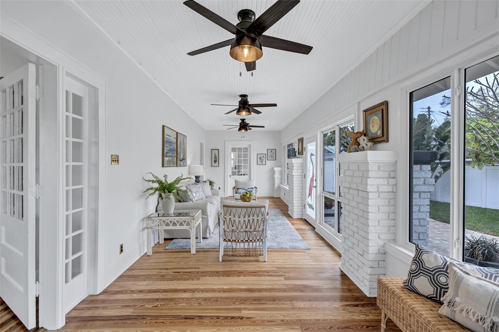 Image 7 of 43 For 3925 Sunrise Drive S