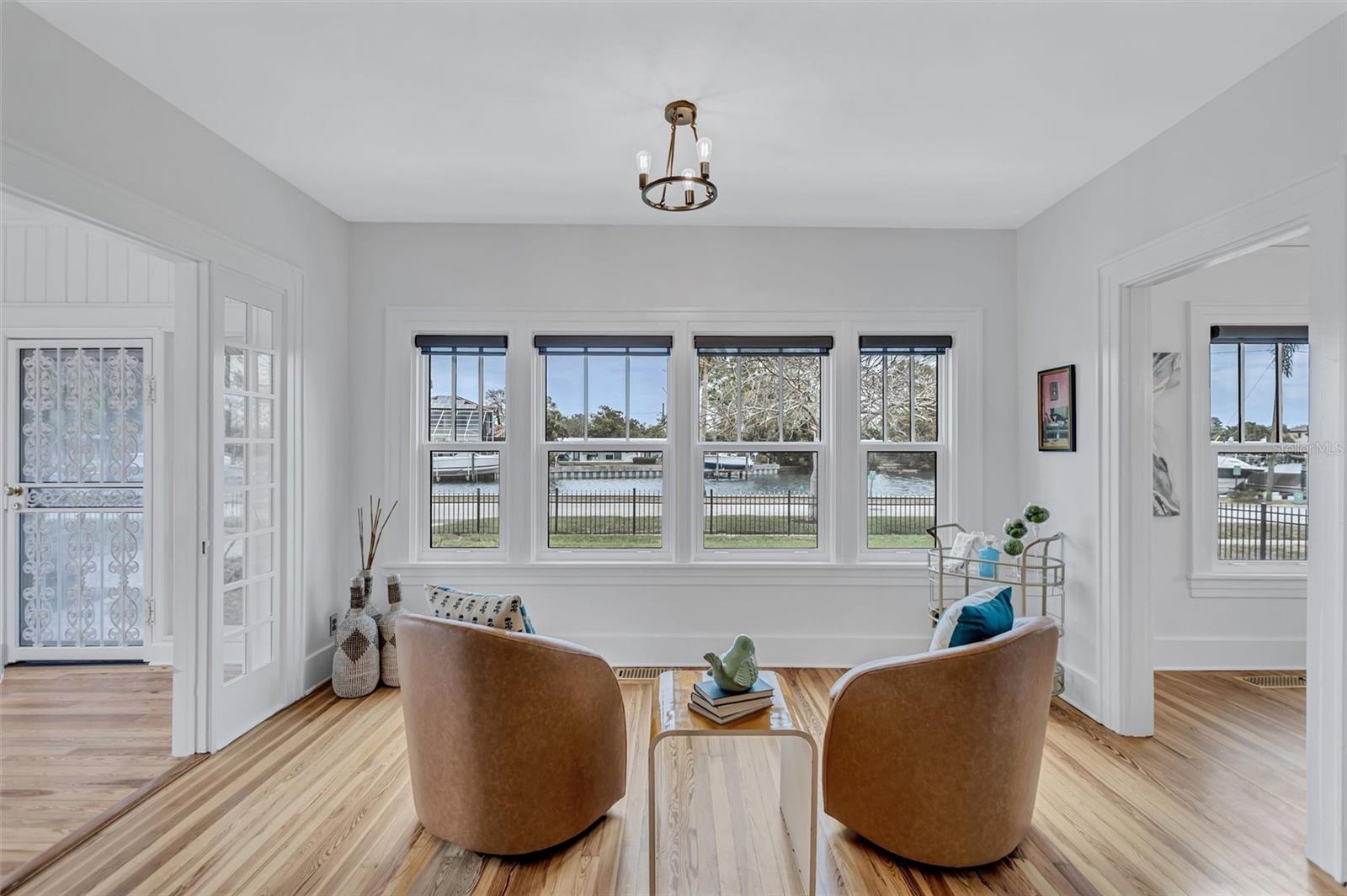 Image 9 of 43 For 3925 Sunrise Drive S