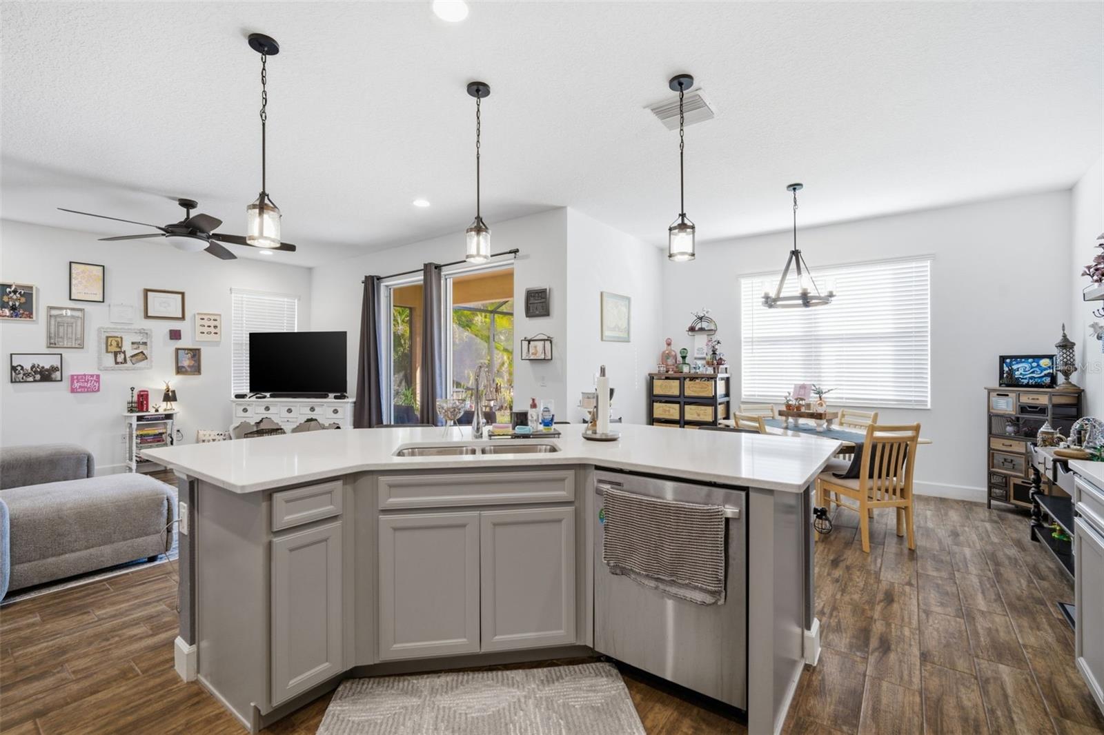 Image 15 of 83 For 7431 Sungold Meadow Court