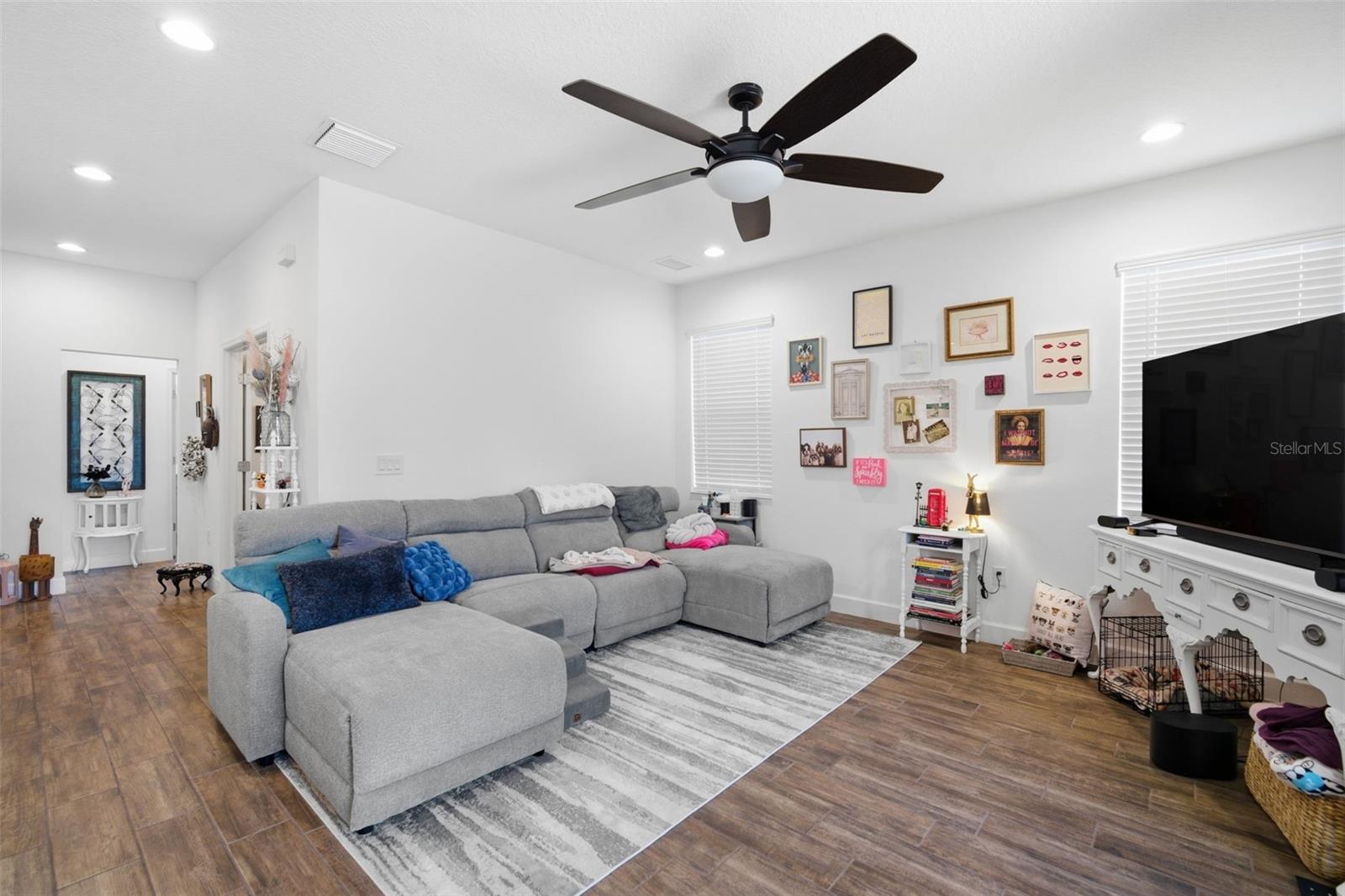 Image 21 of 83 For 7431 Sungold Meadow Court