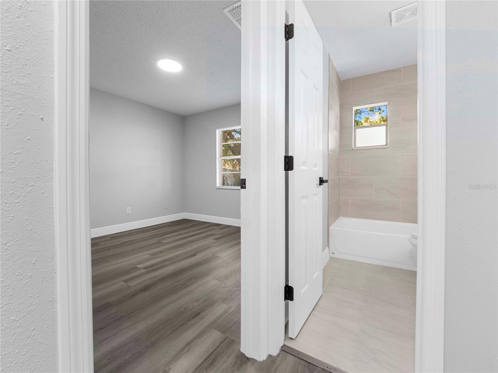 Image 19 of 40 For 10804 53rd Street