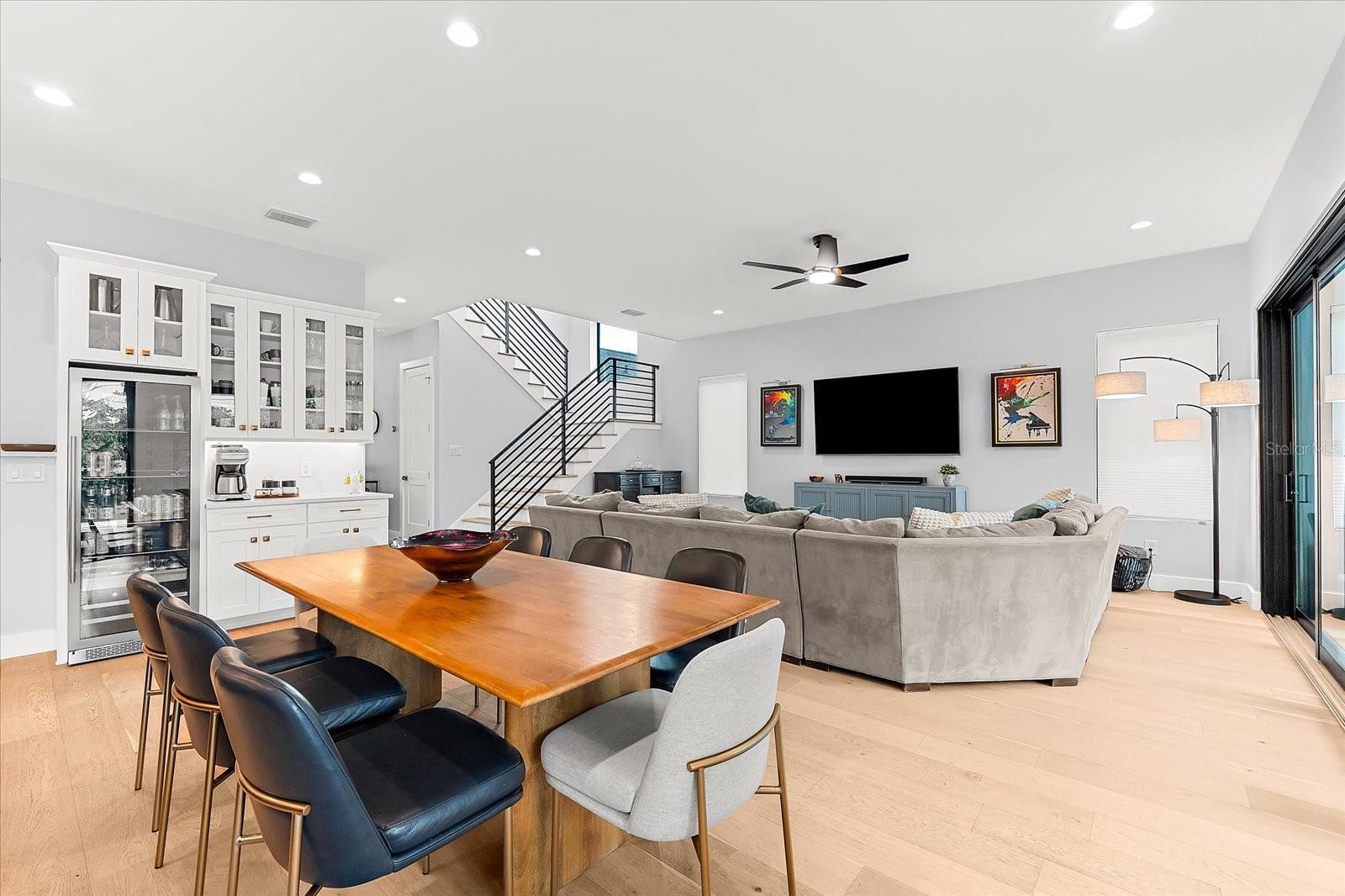 Listing photo id 13 for 2707 Ridgewood Avenue