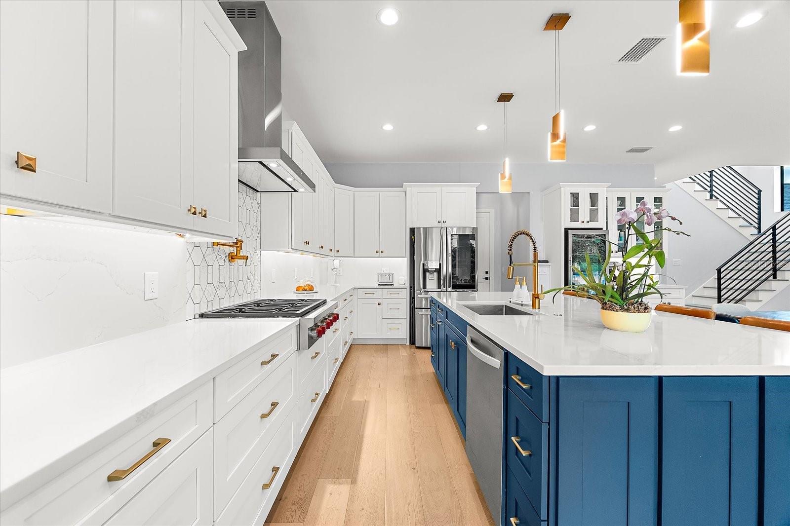 Listing photo id 17 for 2707 Ridgewood Avenue