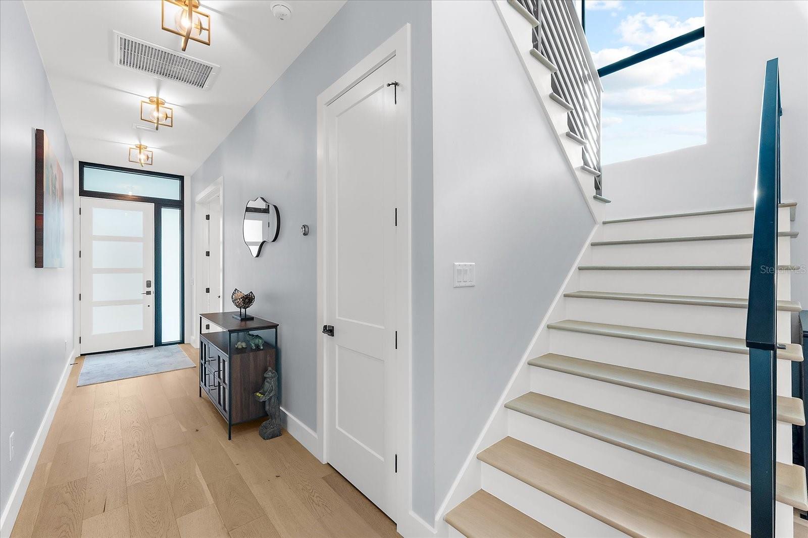 Listing photo id 27 for 2707 Ridgewood Avenue