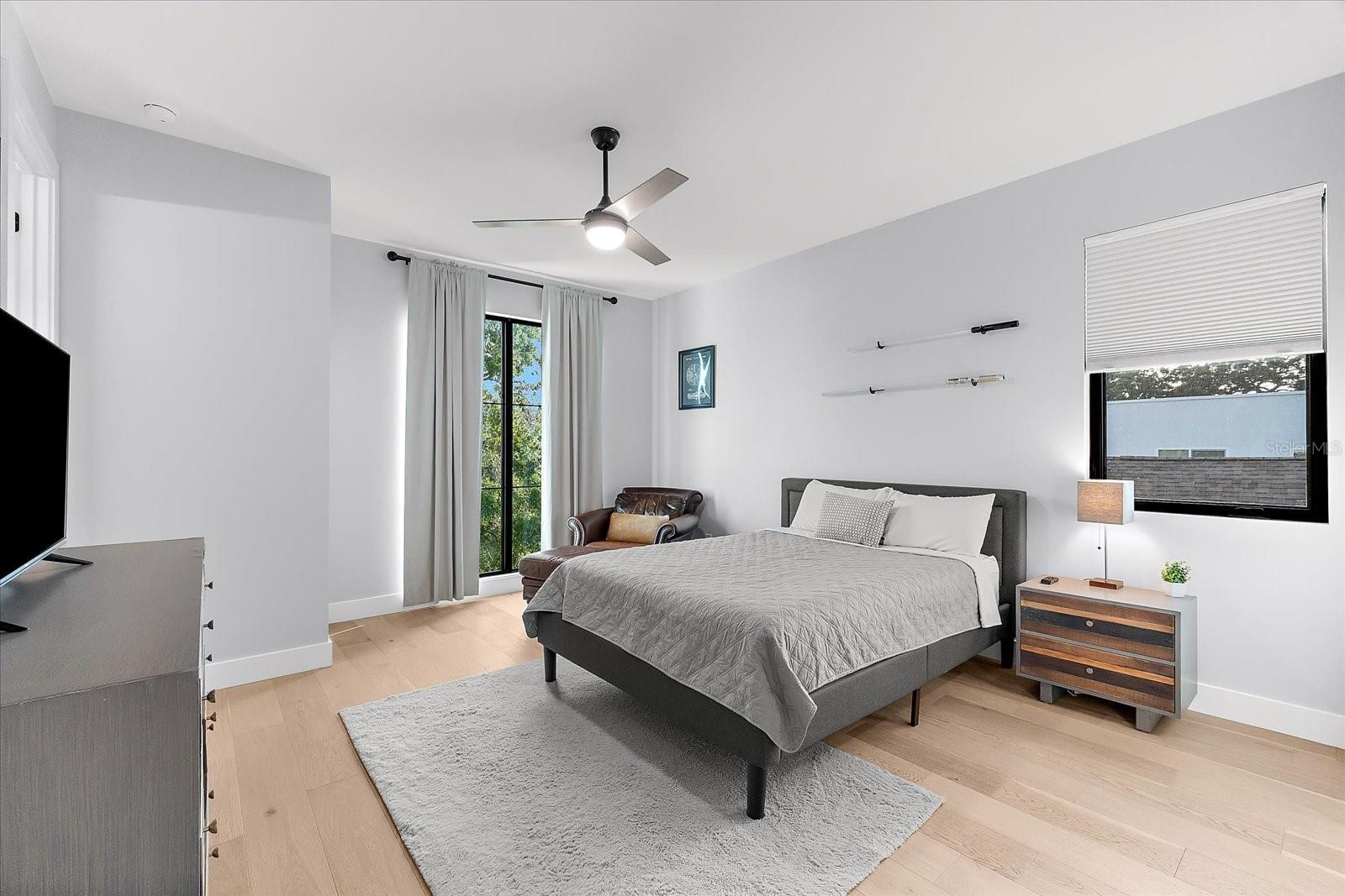 Listing photo id 42 for 2707 Ridgewood Avenue