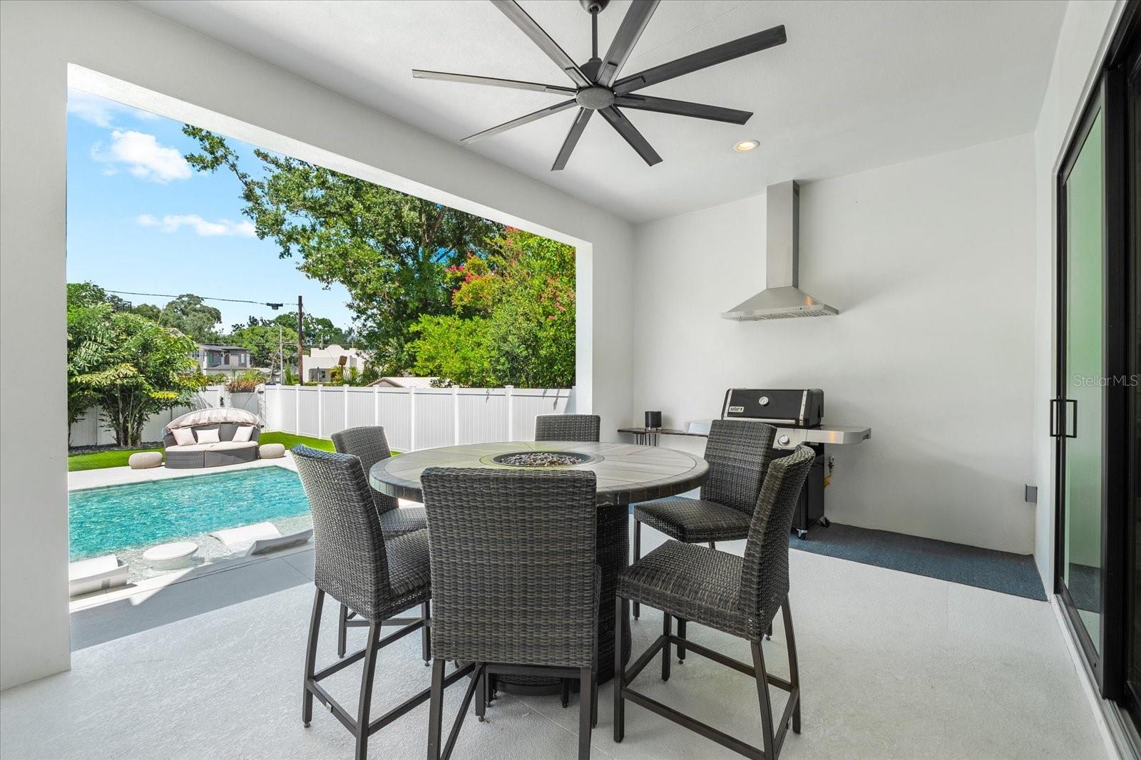 Listing photo id 54 for 2707 Ridgewood Avenue