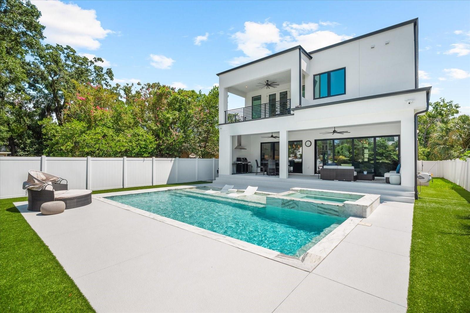 Listing photo id 62 for 2707 Ridgewood Avenue