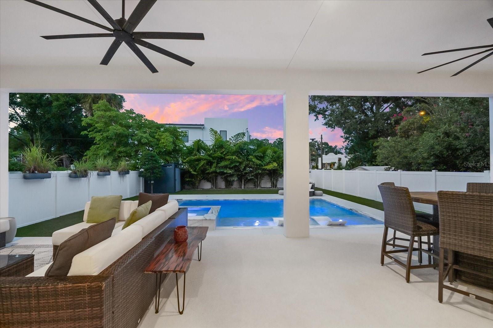 Listing photo id 68 for 2707 Ridgewood Avenue