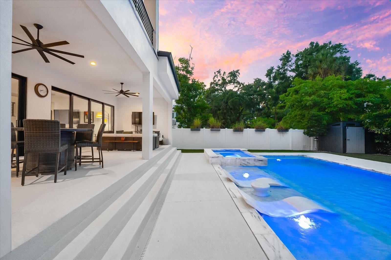 Listing photo id 71 for 2707 Ridgewood Avenue