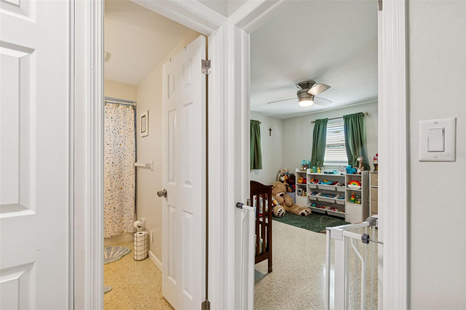 Listing photo id 19 for 5945 62nd Avenue N