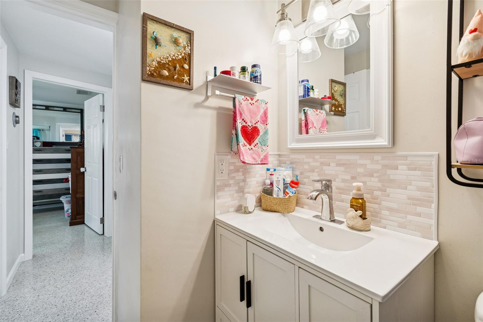 Listing photo id 21 for 5945 62nd Avenue N