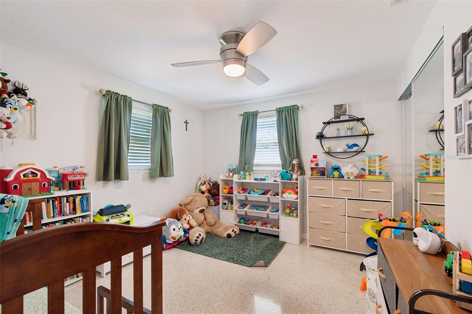 Listing photo id 22 for 5945 62nd Avenue N