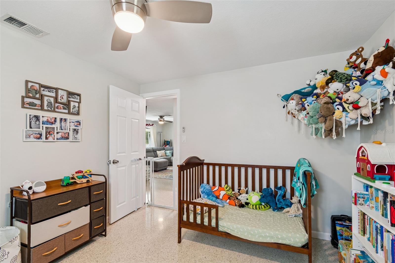 Listing photo id 23 for 5945 62nd Avenue N