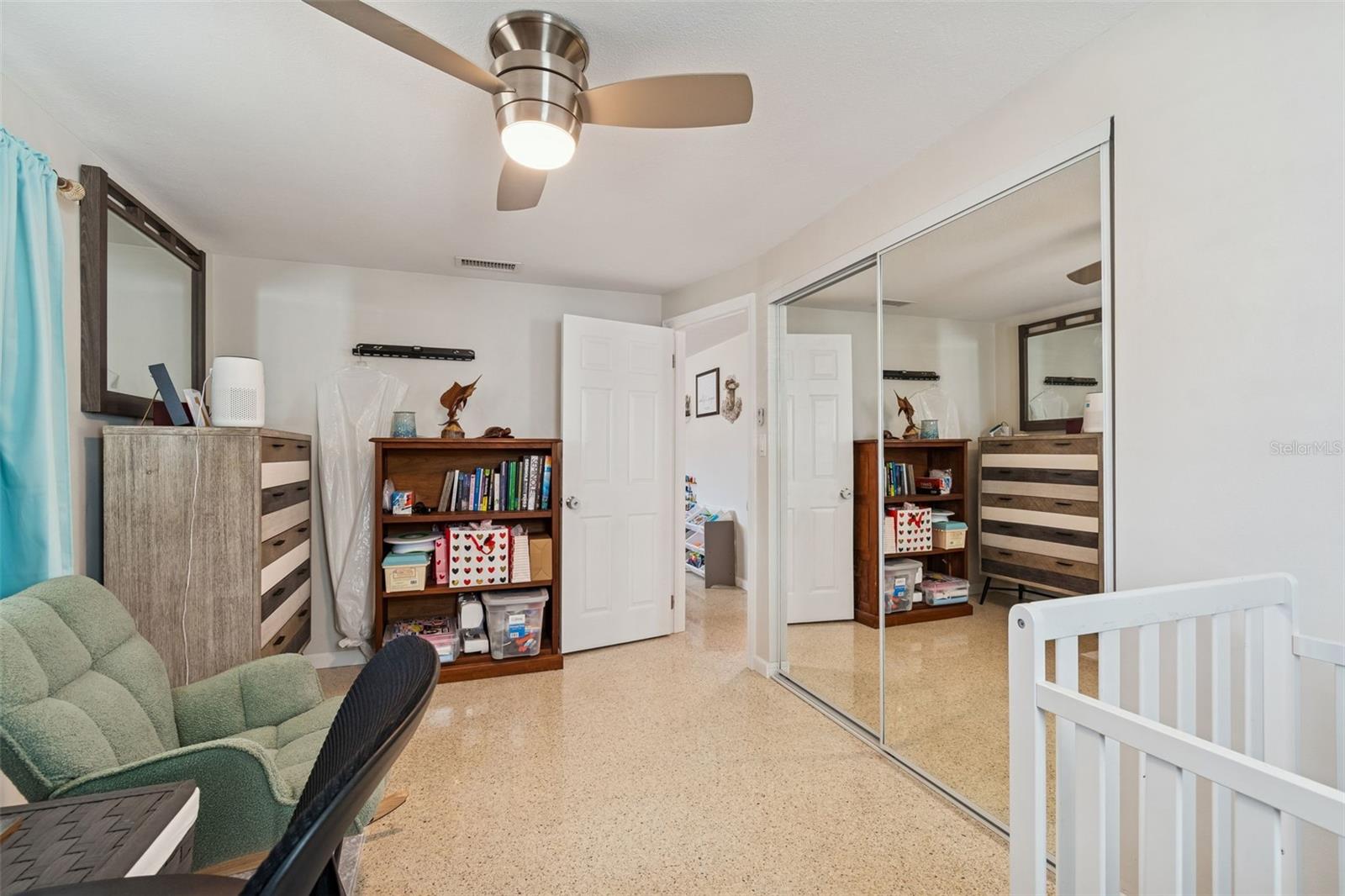 Listing photo id 29 for 5945 62nd Avenue N