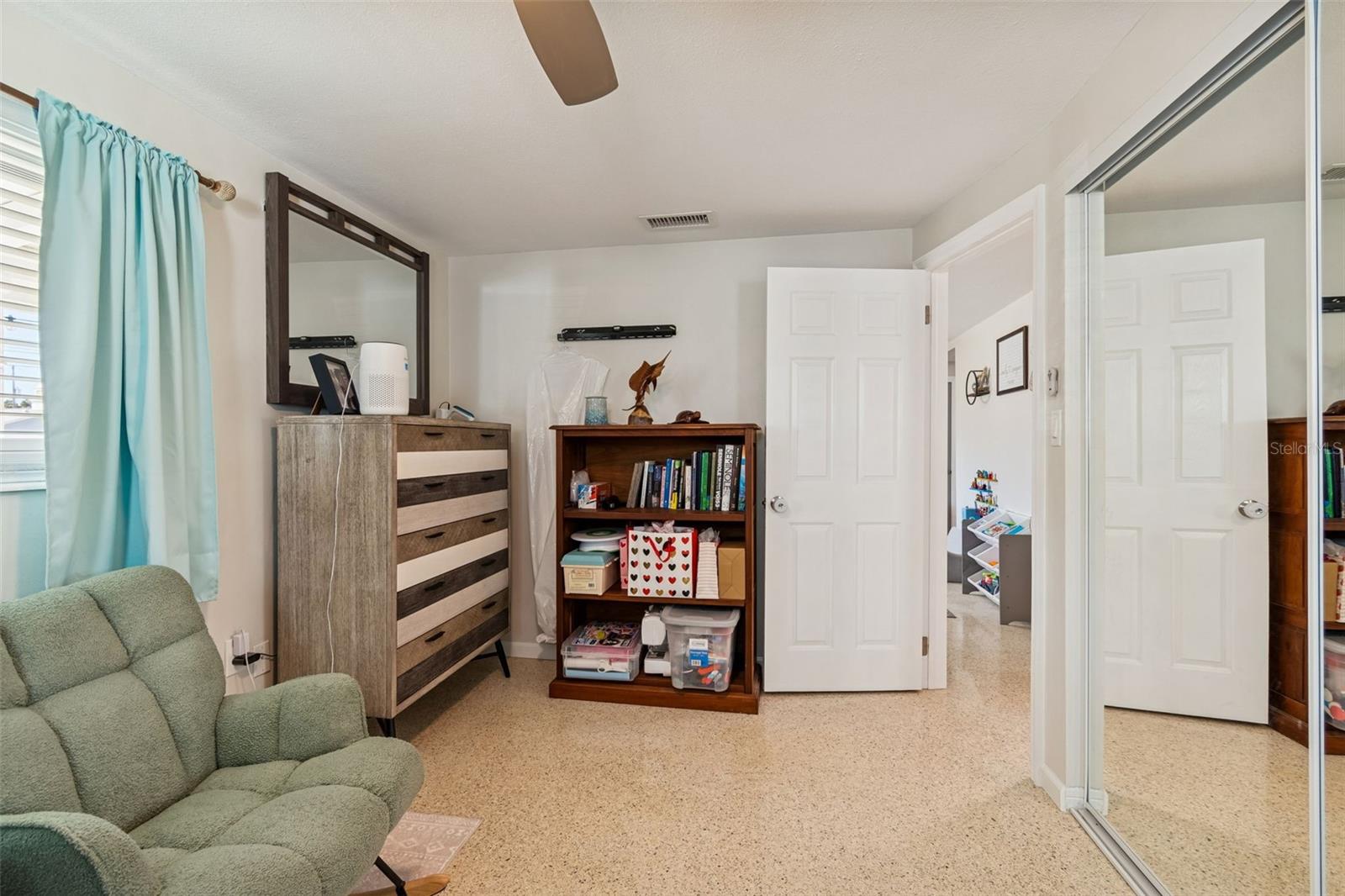 Listing photo id 30 for 5945 62nd Avenue N