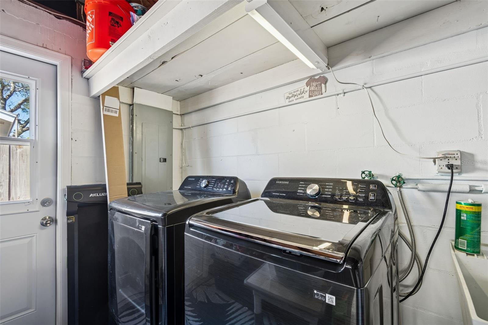 Listing photo id 37 for 5945 62nd Avenue N