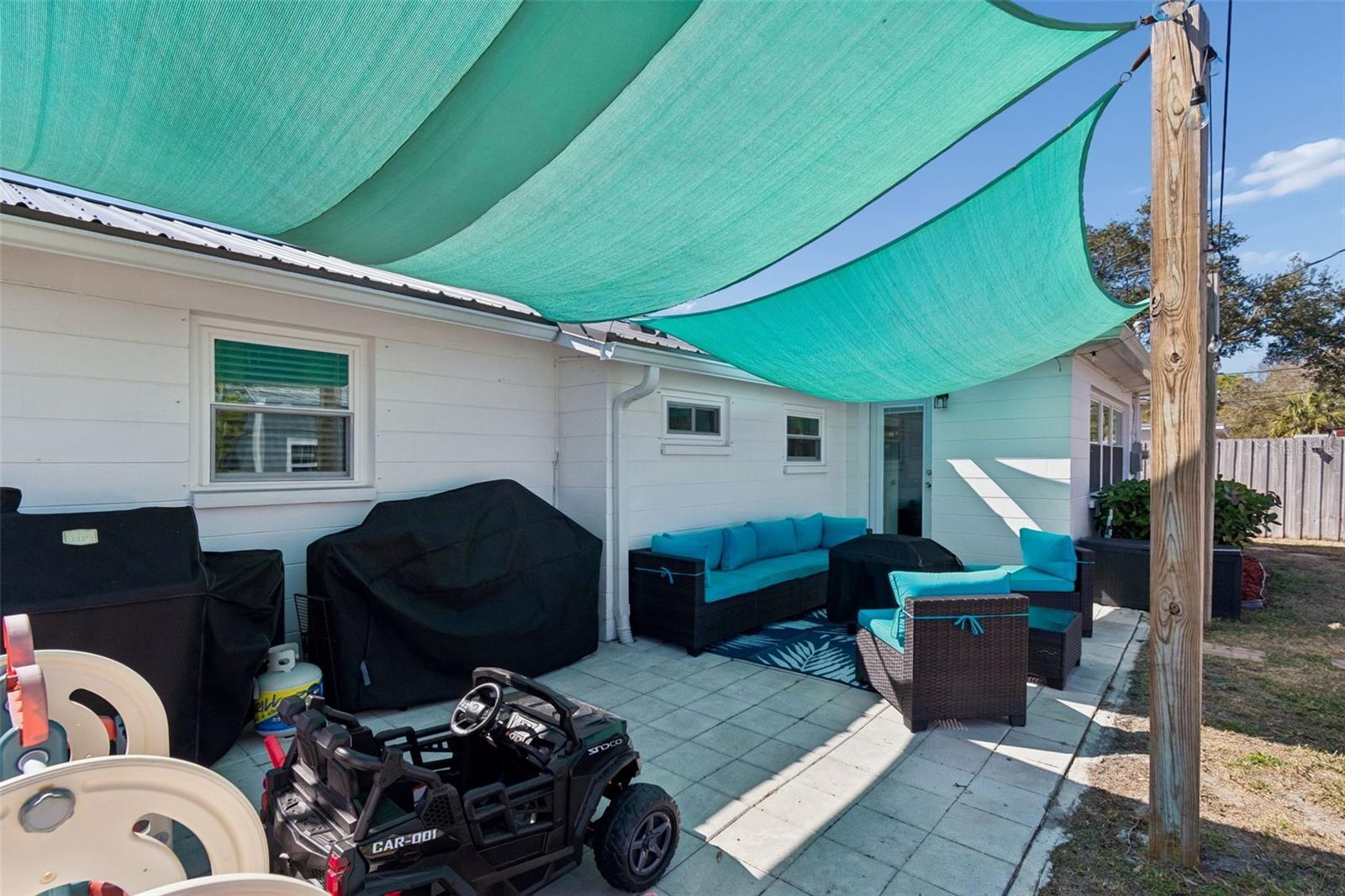 Listing photo id 40 for 5945 62nd Avenue N