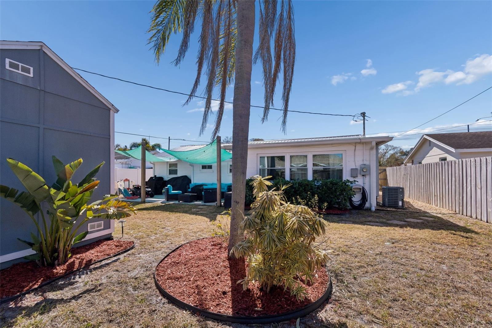 Listing photo id 46 for 5945 62nd Avenue N