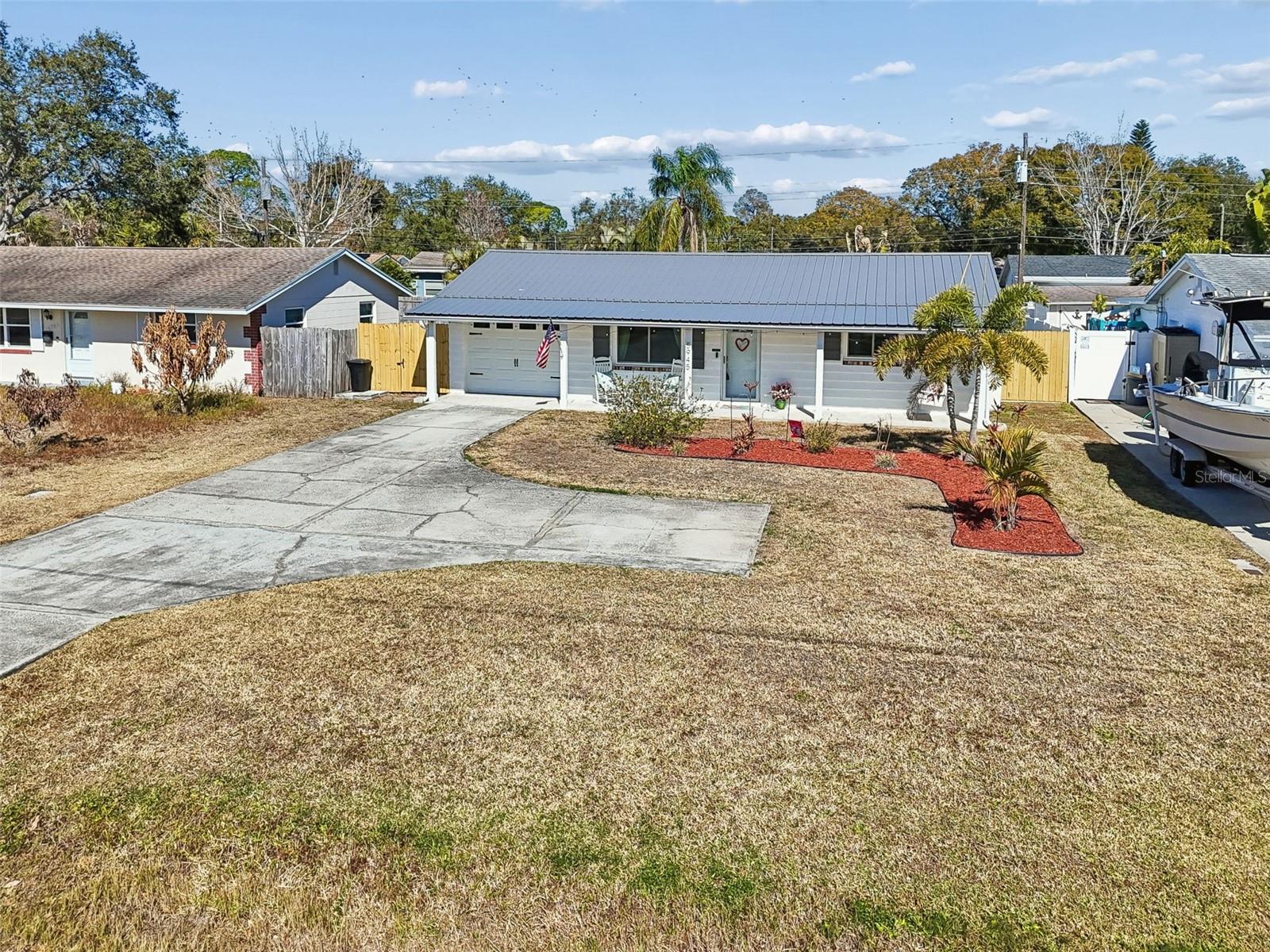 Listing photo id 49 for 5945 62nd Avenue N