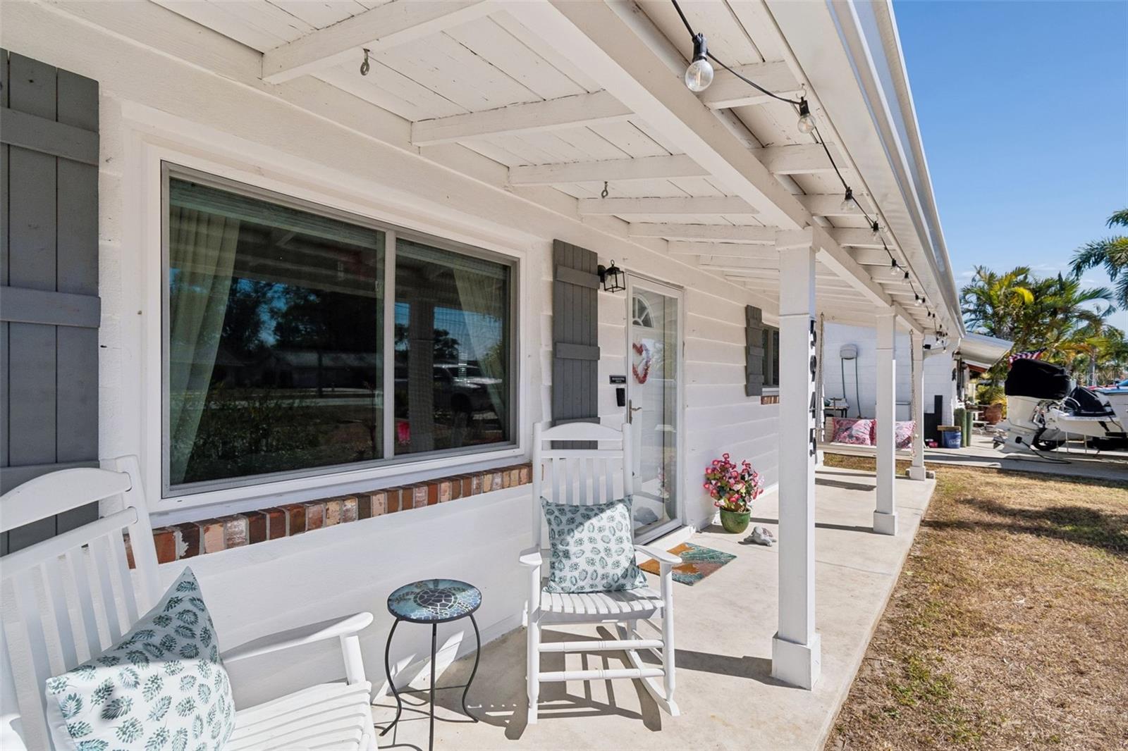 Listing photo id 4 for 5945 62nd Avenue N