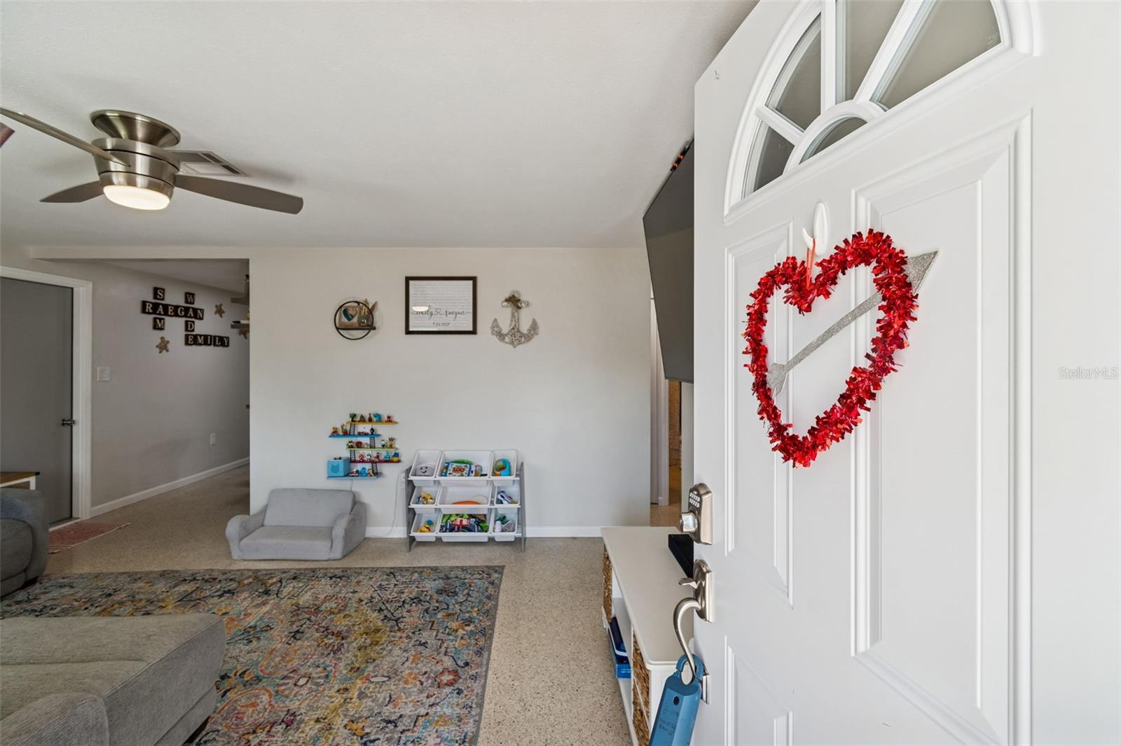 Listing photo id 6 for 5945 62nd Avenue N