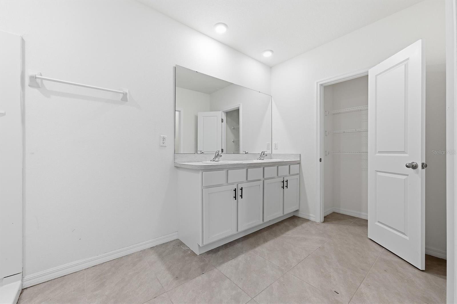 Image 18 of 40 For 5608 Wandering Willow Drive