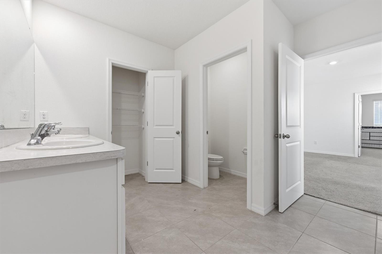 Image 19 of 40 For 5608 Wandering Willow Drive